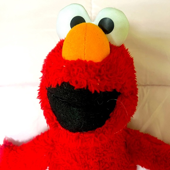 Adorable stuffed Elmo - Picture 4 of 4